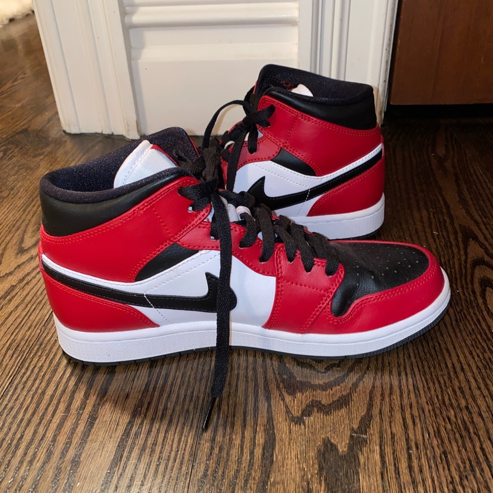 Men’s Jordan 1 Chicago with Black Toe